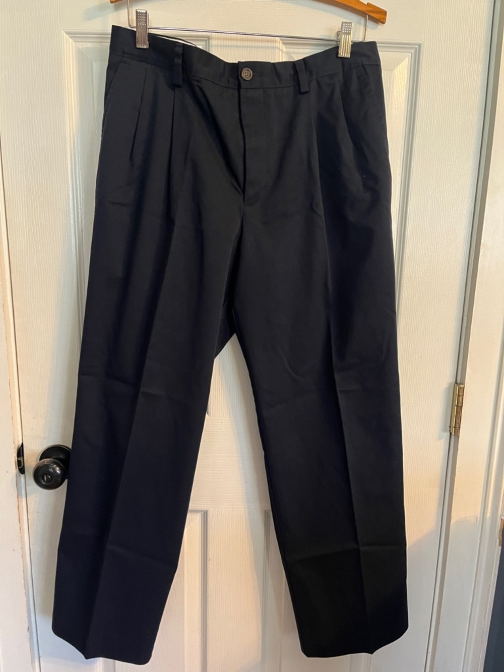 Dockers Men's Pleated Navy Blue Pants - Classic Straight Fit